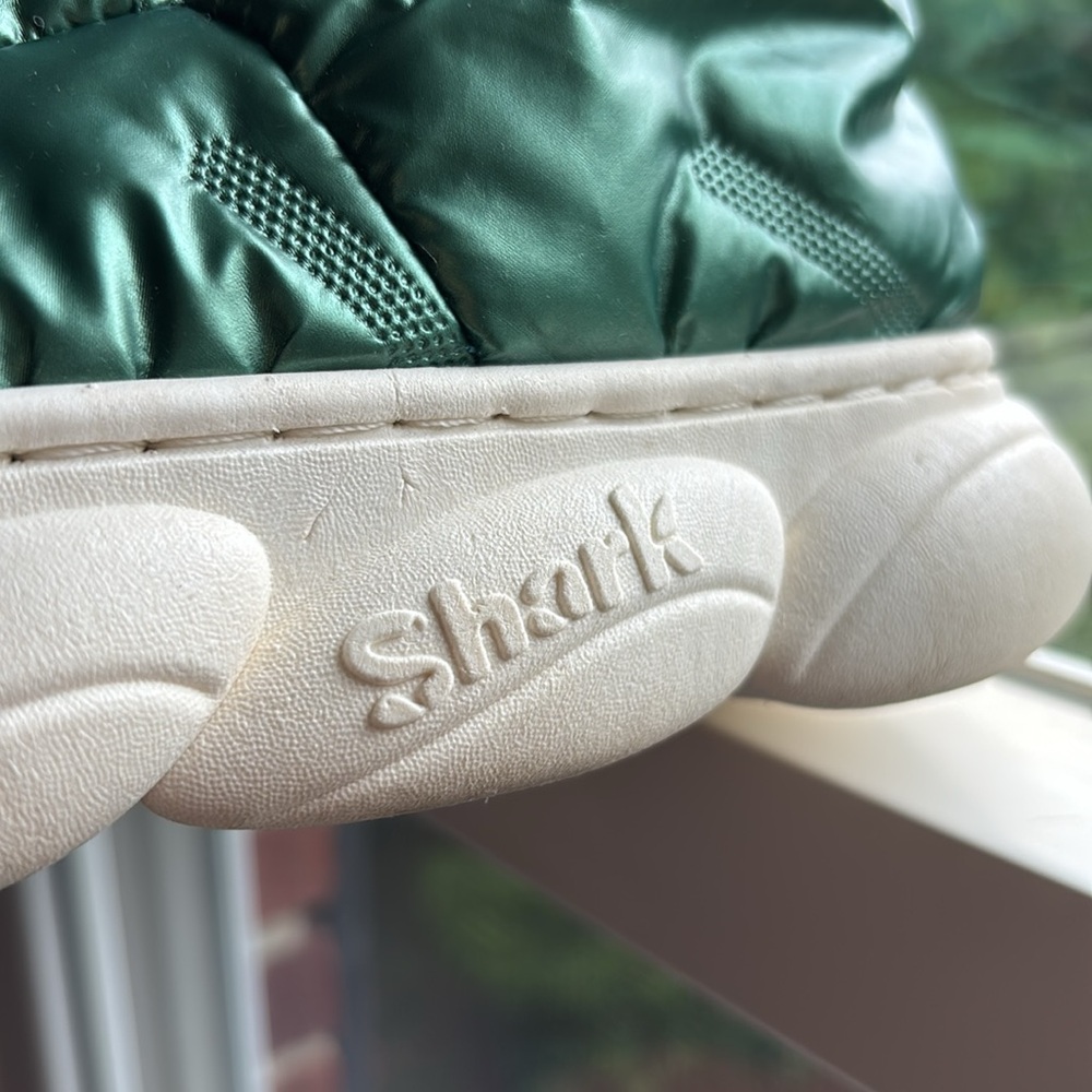 Shark size 42 - 43 puffy shimmery green lightweight ankle boot slippers - Picture 13 of 15